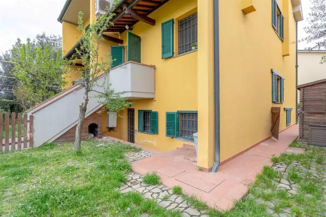 Villa a schiera in Via dei Glicini, Campi Bisenzio - Foto 1