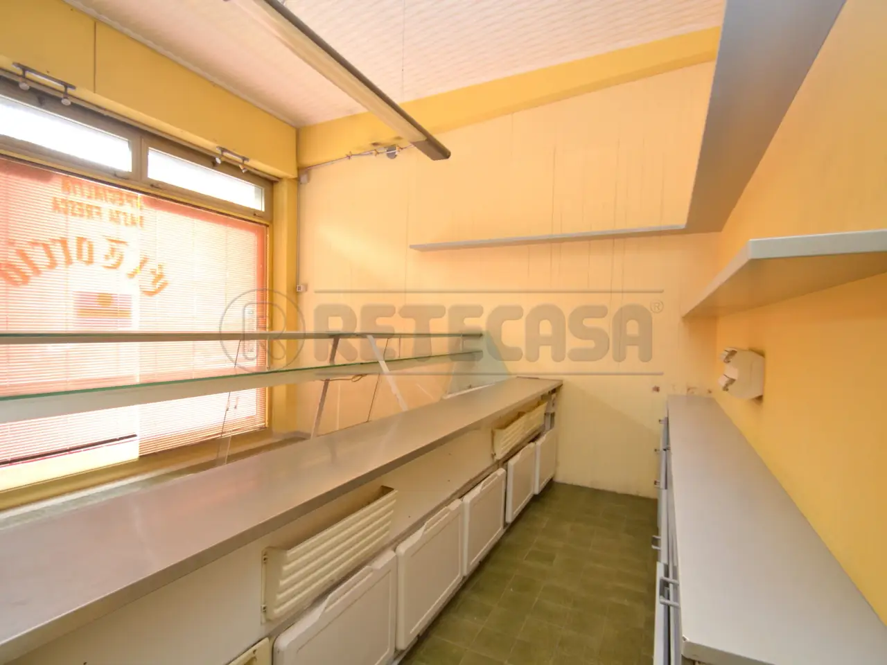 Palazzina commerciale in , Valdagno, {3} - Foto 2