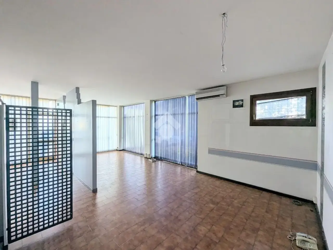 Negozio in Via Nazionale, Godega Di Sant'Urbano, {3} - Foto 1