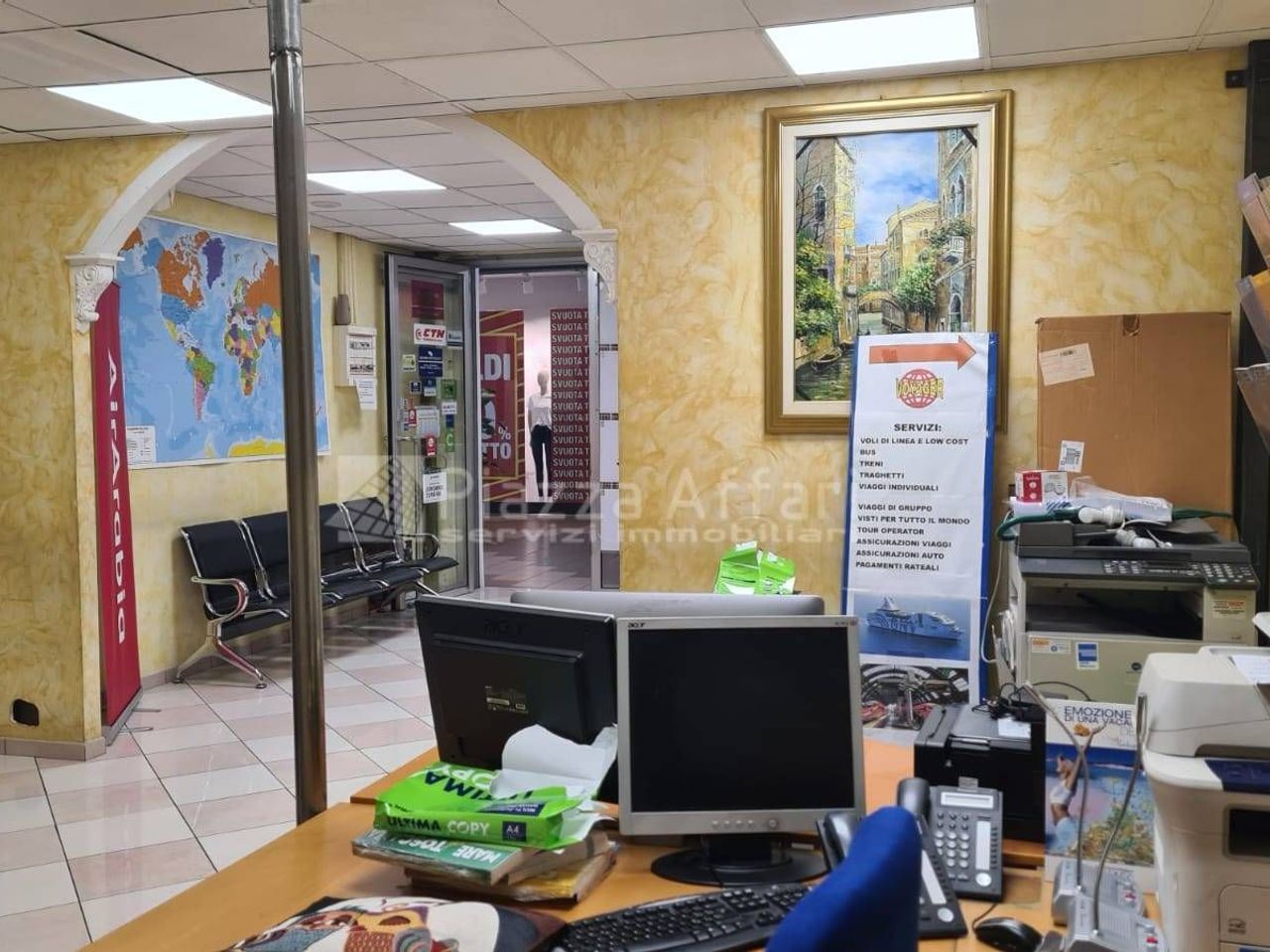 Negozio in Via Gattalupa 4, Reggio Emilia, {3} - Foto 1