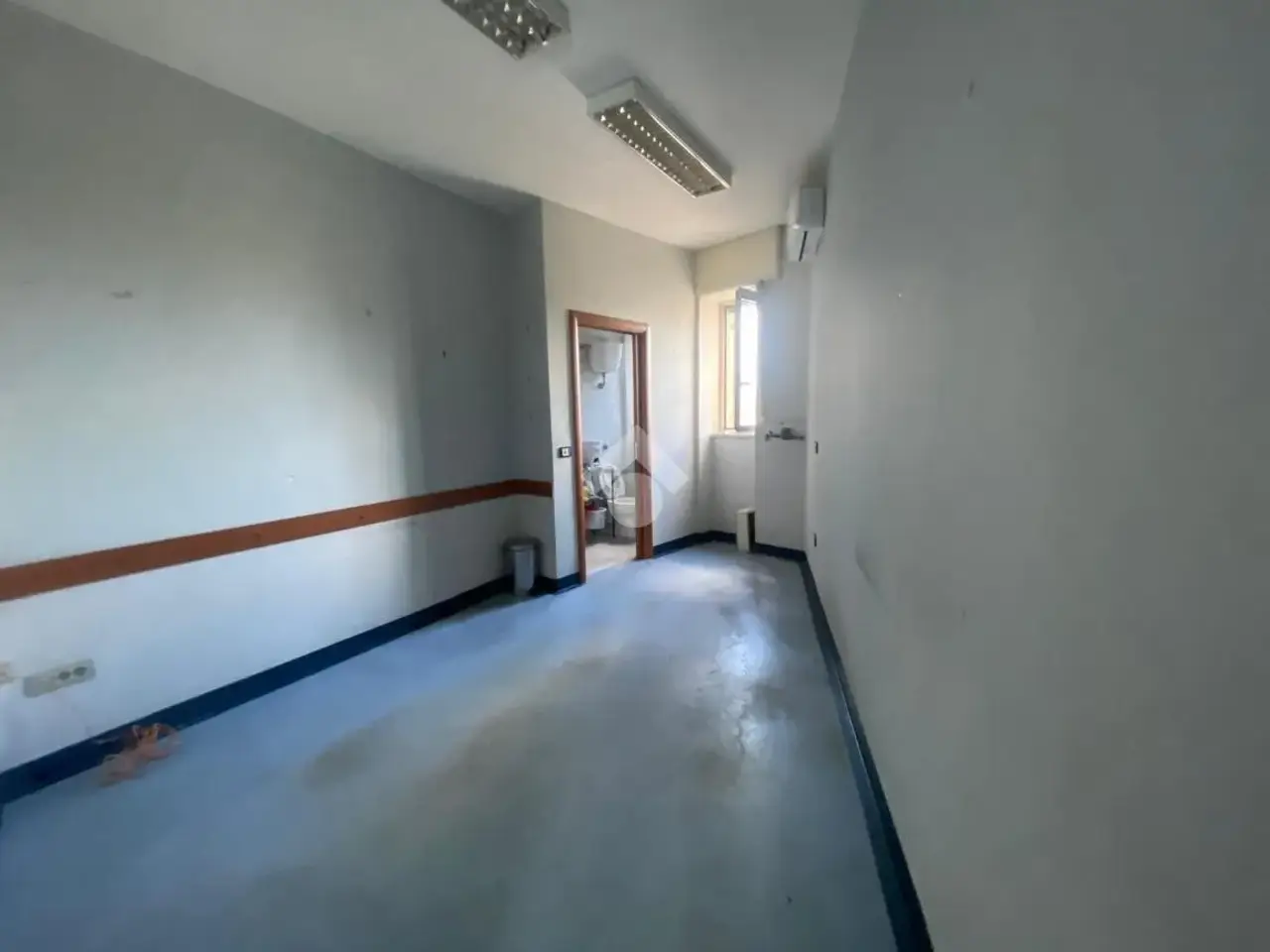 Negozio in Via Sotto Il Monte 47, Pozzuoli, {3} - Foto 2