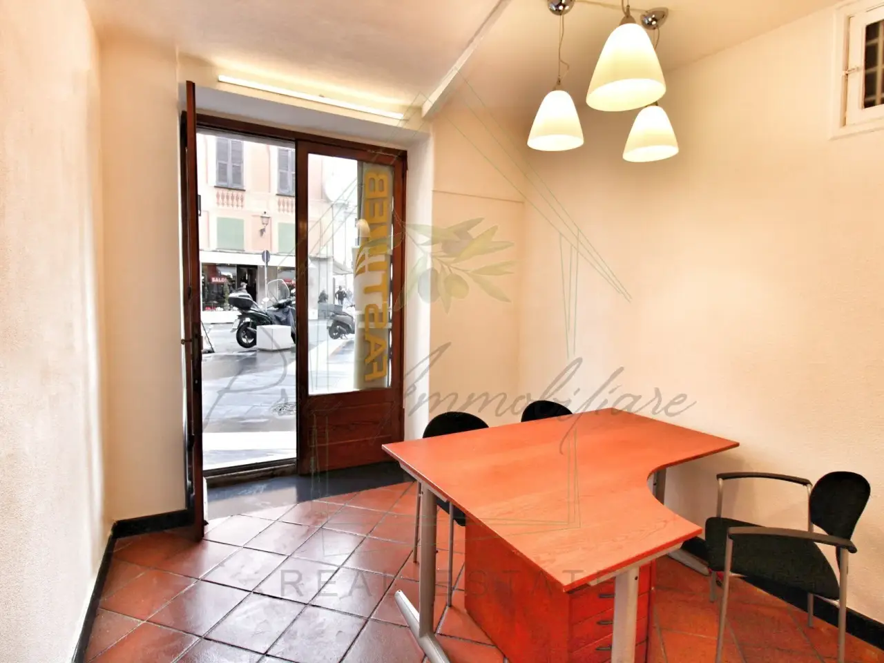 Negozio in Piazza Cavour 2, Rapallo, {3} - Foto 2