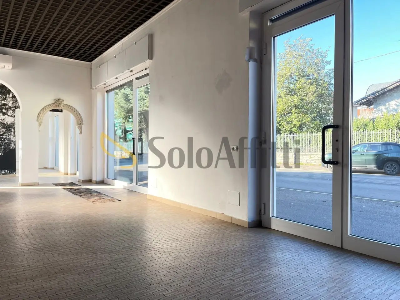 Negozio in , Gallarate, {3} - Foto 2