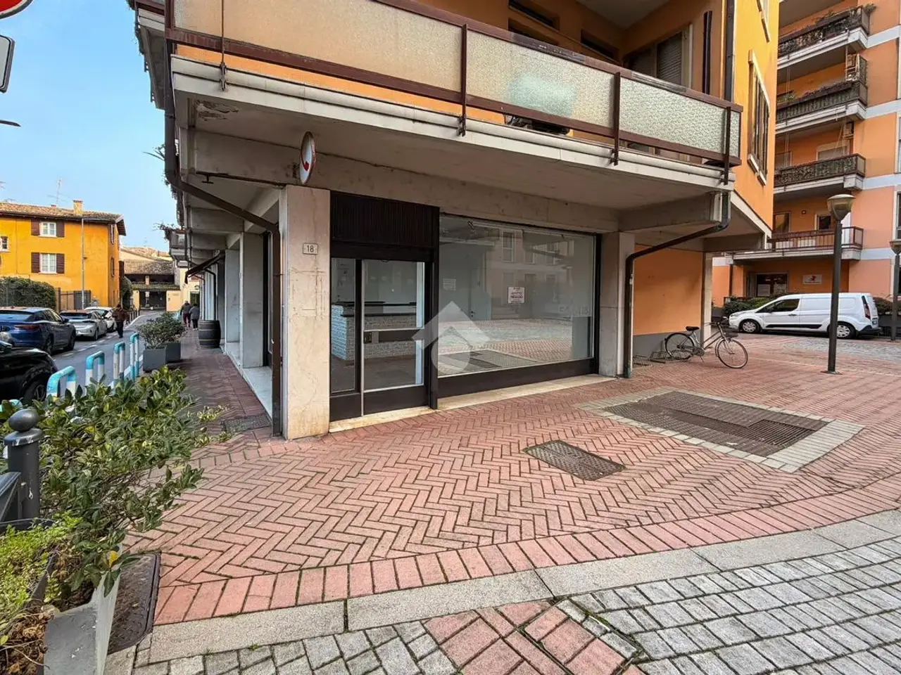 Ufficio in Via Scavi Romani 1, Desenzano Del Garda, {3} - Foto 1