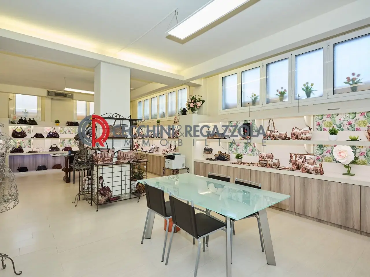 Laboratorio in Via Zuretti 64, Milano, {3} - Foto 1