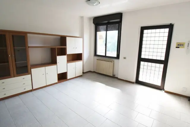 3-room flat in Via Roma 11, Gorla Minore - Photo 1