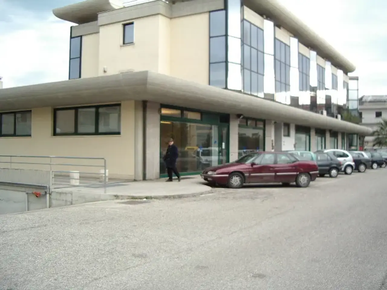 Magazzino in Largo Danubio, San Benedetto Del Tronto, {3} - Foto 1