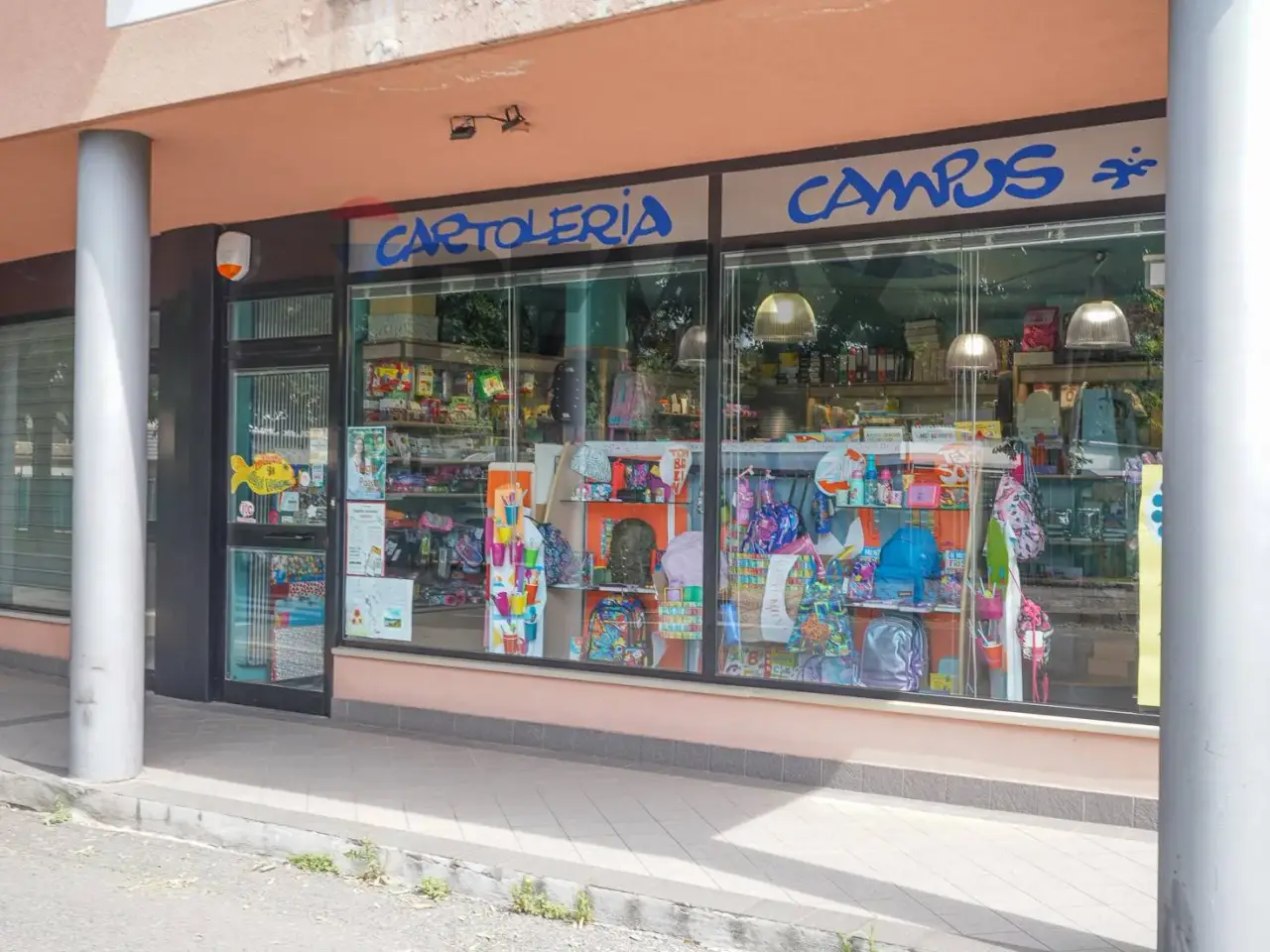 Esercizio commerciale in , Osio Sotto, {3} - Foto 1