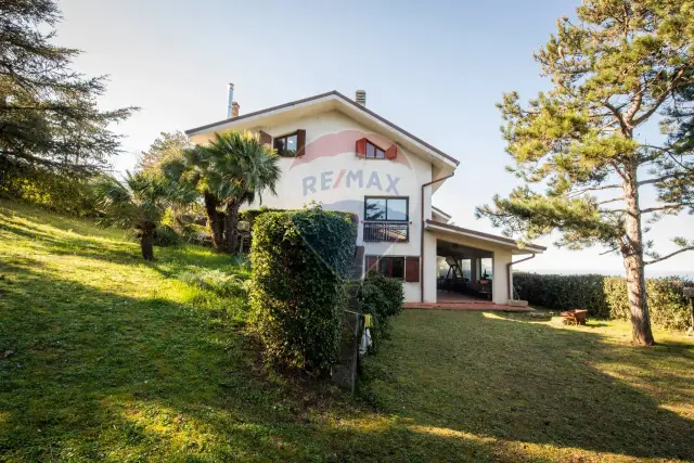 Villa in vendita, Via Barcaglione 17, Falconara Marittima - Foto 1