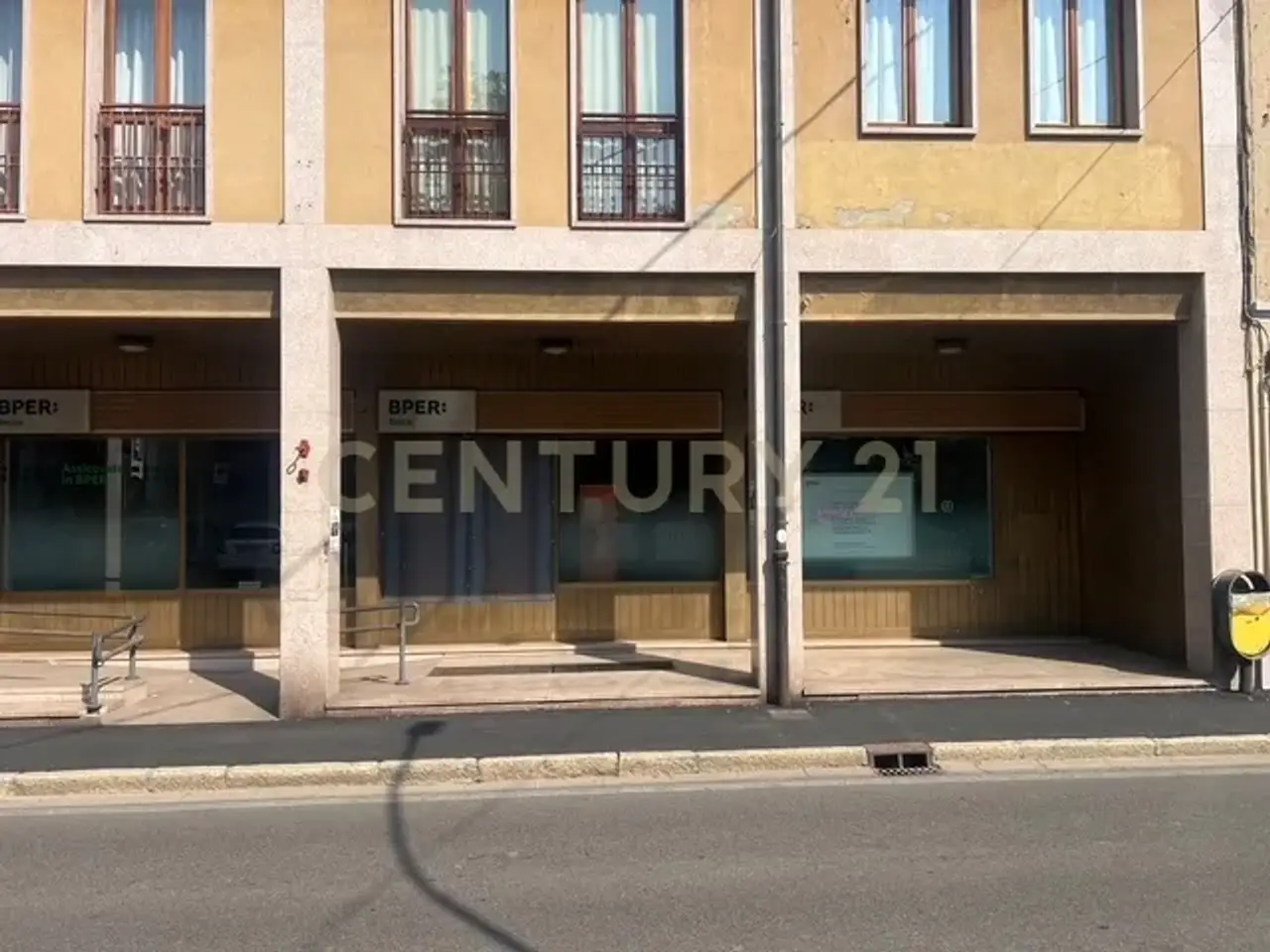 Negozio in Via Mauceri 16, Venegono Inferiore, {3} - Foto 2