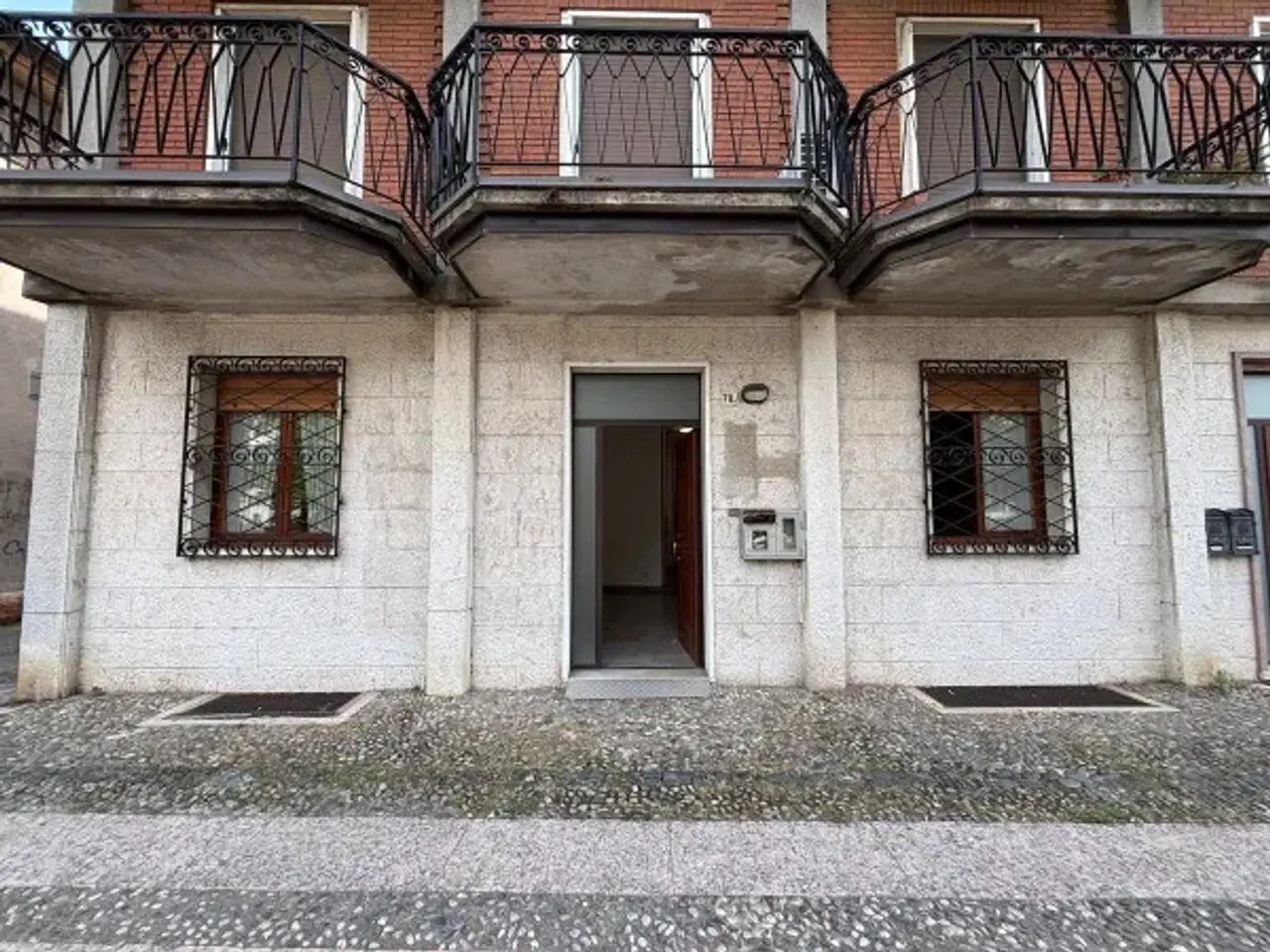 Ufficio in Piazza Umberto I 78, San Giovanni Lupatoto, {3} - Foto 2