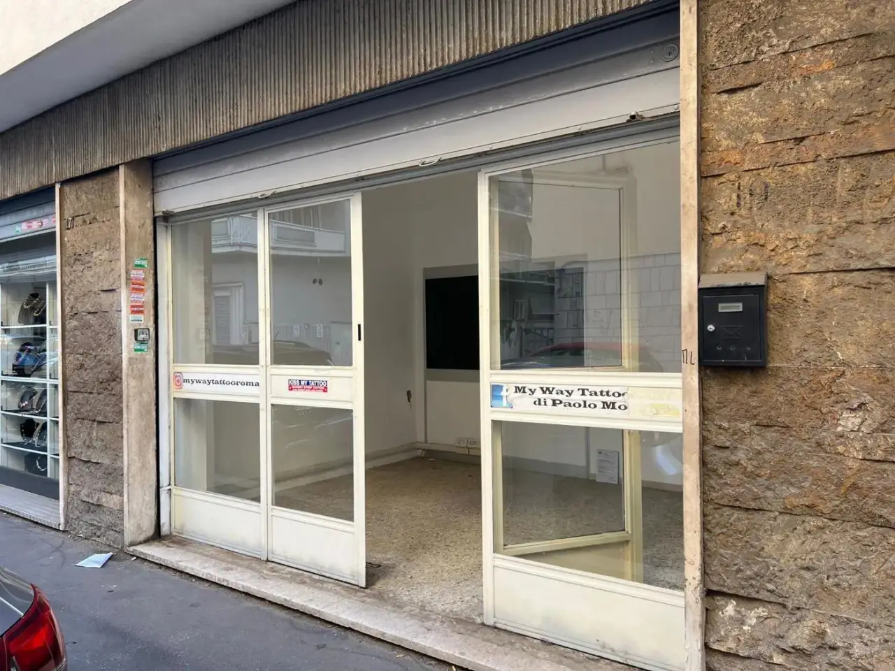 Negozio in Via Val Cristallina, Roma, {3} - Foto 1