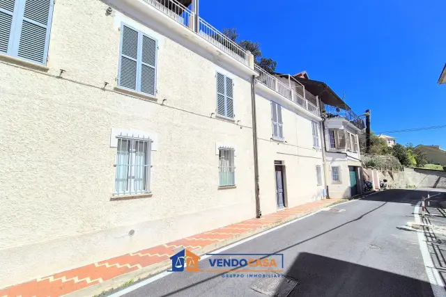 3-room flat in Via Caviglia, Finale Ligure - Photo 1