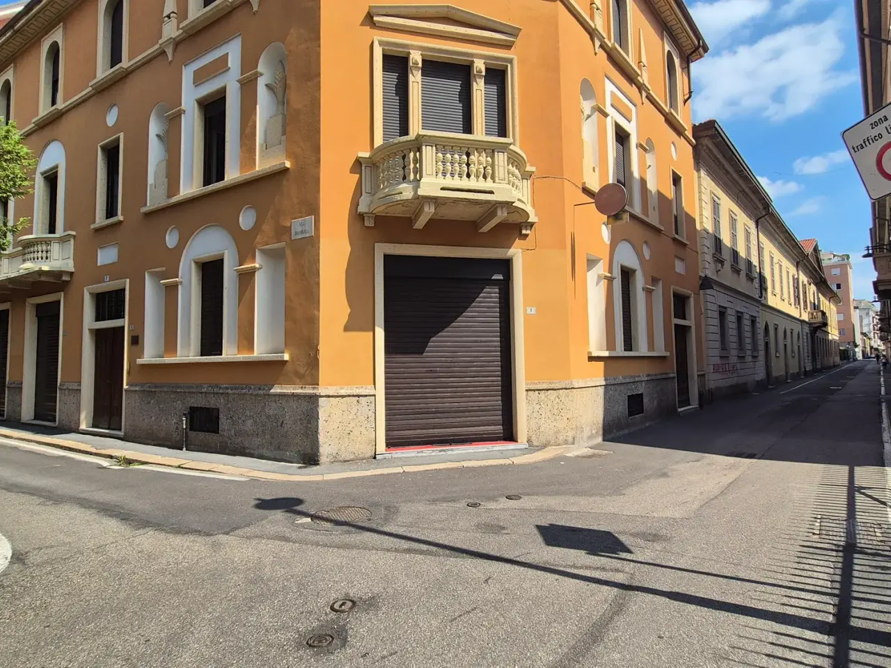 Negozio in Via Bambaia, San Giovanni, Busto Arsizio, Varese, Lombardia, 21052, Italia, Busto Arsizio, {3} - Foto 2