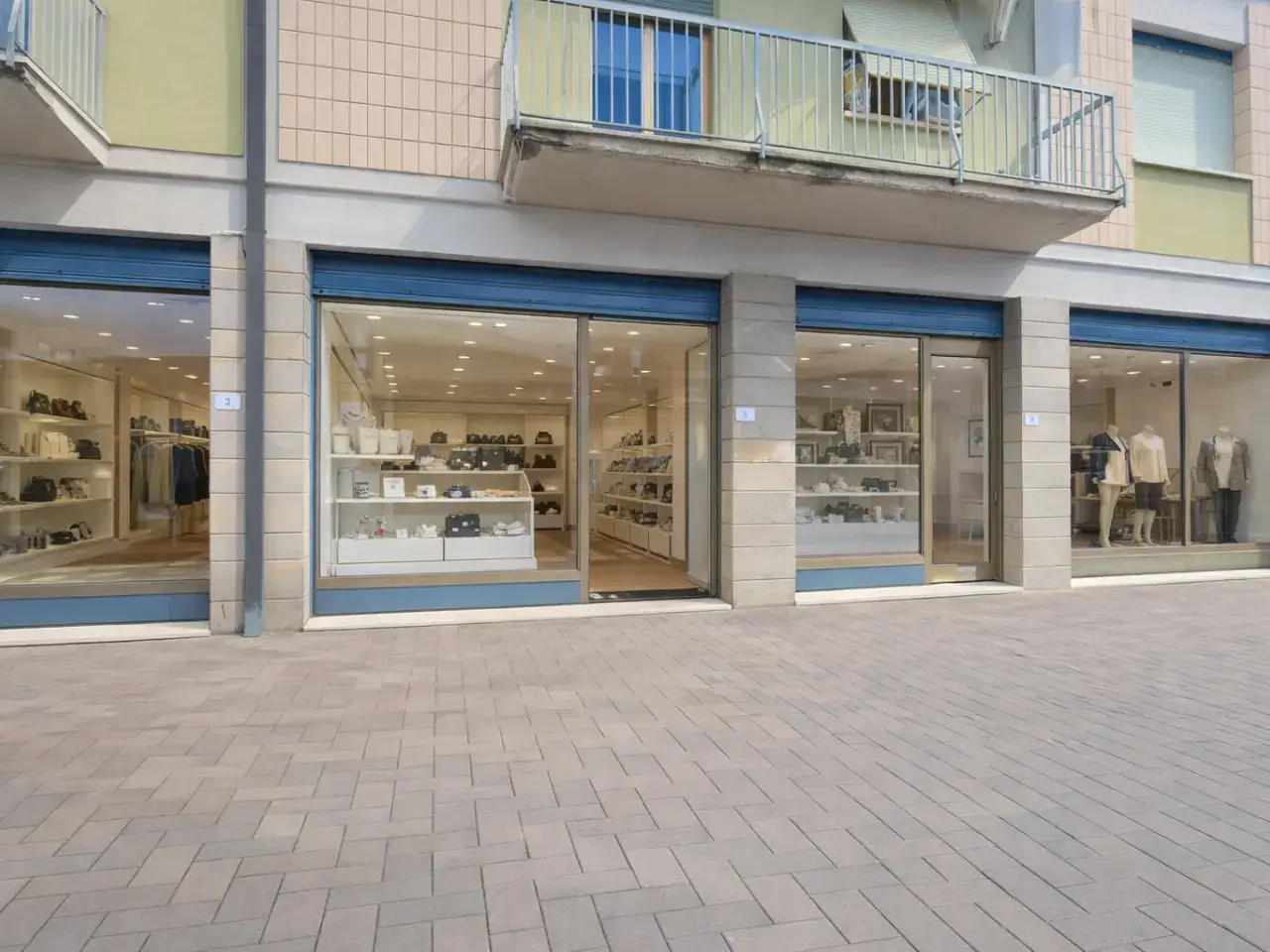 Locale commerciale in , Castelfranco Di Sotto, {3} - Foto 2