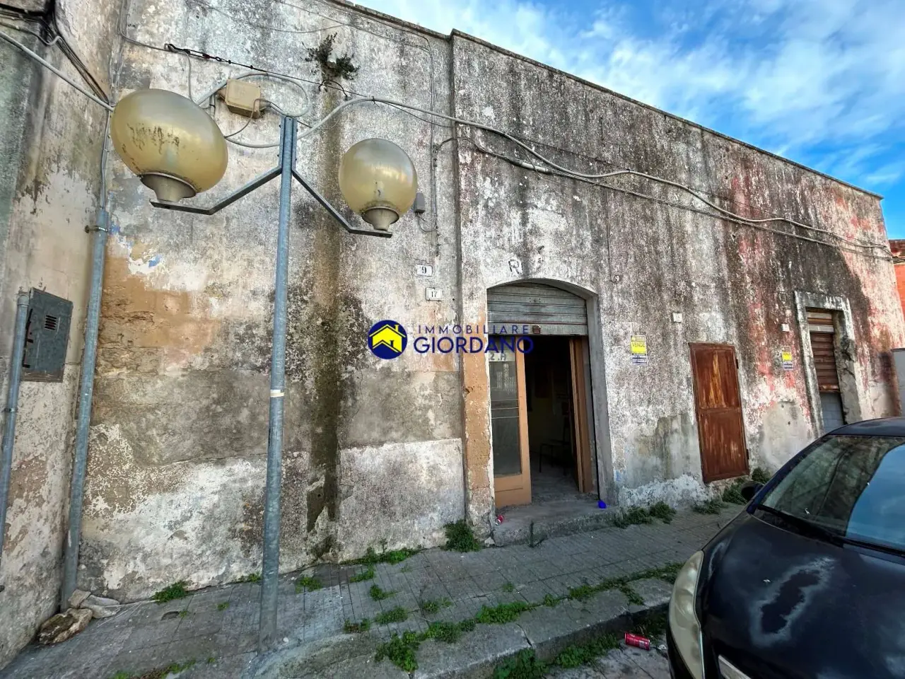 Magazzino in Vico Carboneri 17-18, Squinzano, {3} - Foto 2