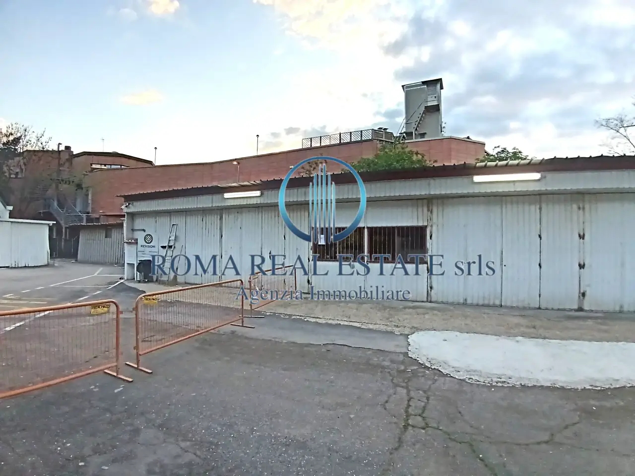 Capannone in Viale di Tor di Quinto 35, Roma, {3} - Foto 1
