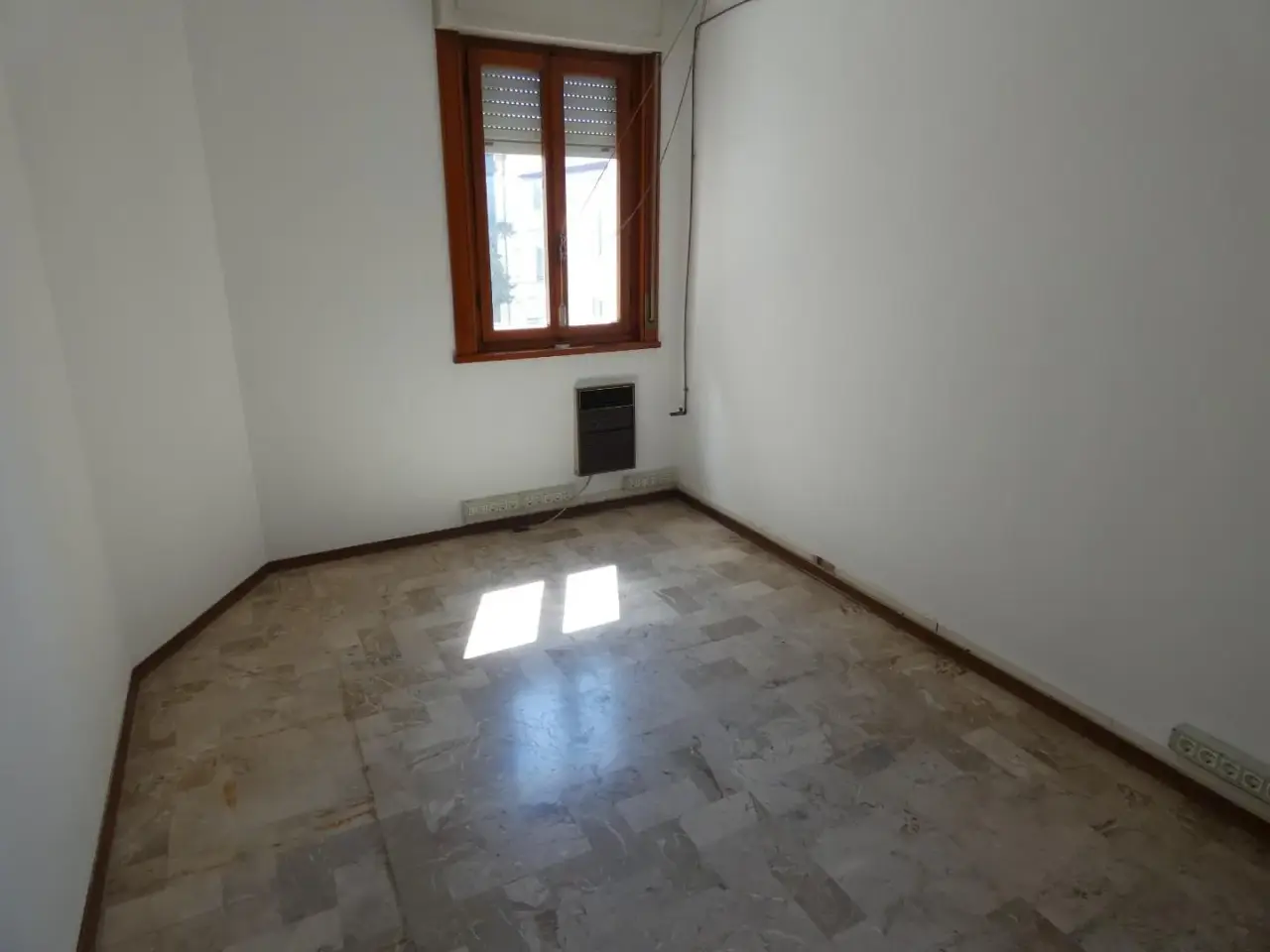 Ufficio in , Pontedera, {3} - Foto 1