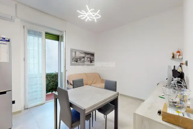 2-room flat in Via Minghetti, Collegno - Photo 1