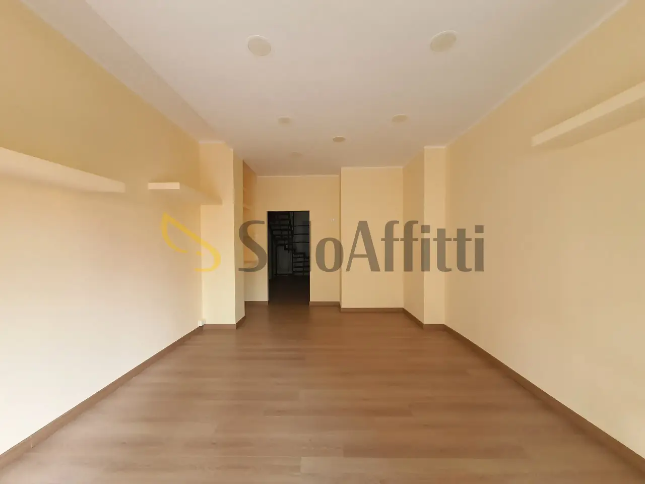 Negozio in Via Giovanni Vercillo 9, Catanzaro, {3} - Foto 1