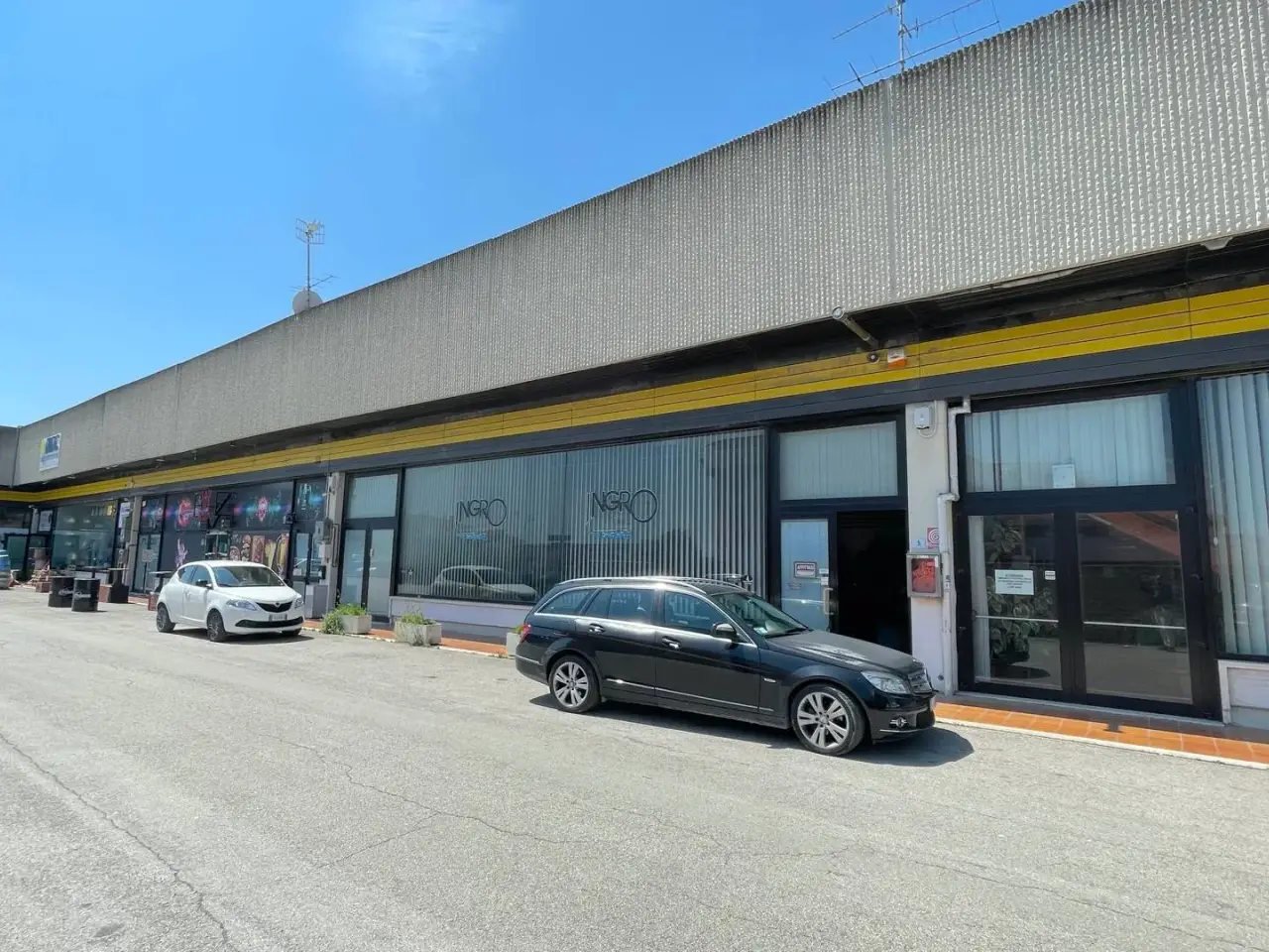 Negozio in Via Giuseppe Fioravanti 5, San Benedetto Del Tronto, {3} - Foto 1