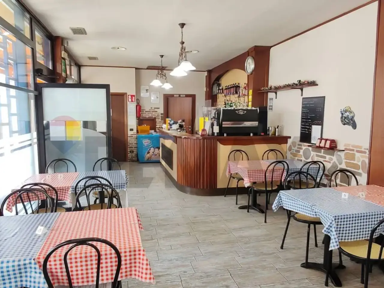 Esercizio commerciale in , Busto Arsizio, {3} - Foto 1