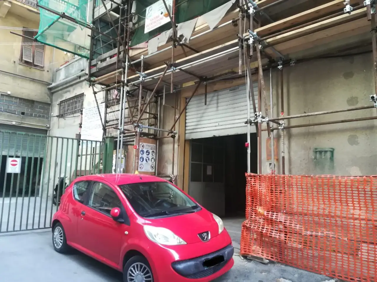 Magazzino in Via Castelli, Genova, {3} - Foto 2