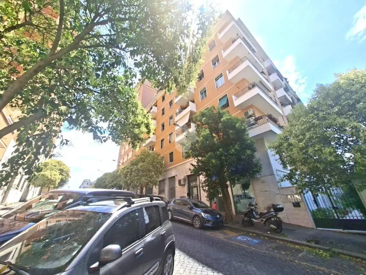 Negozio in Via Raffaello Giovagnoli 11, Roma, {3} - Foto 2