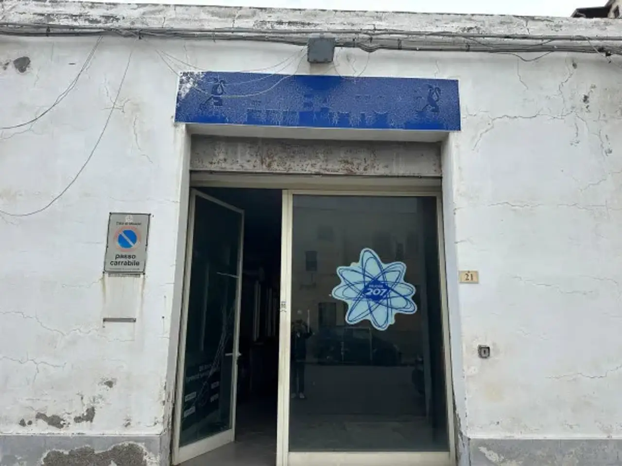 Negozio in Via Alcide De Gasperi 21, Milazzo, {3} - Foto 1