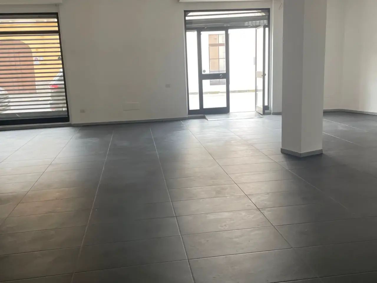 Negozio in Via Vittorio Emanuele, Quartu Sant'Elena, {3} - Foto 1