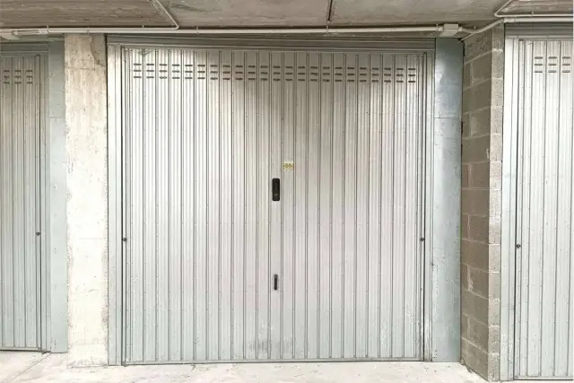 Garage or car box in Via Circonvallazione, Pont-Saint-Martin - Photo 1