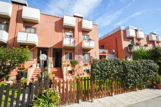 Terraced house in Via Don Vincenzo Onorati 19, Latina - Photo 1