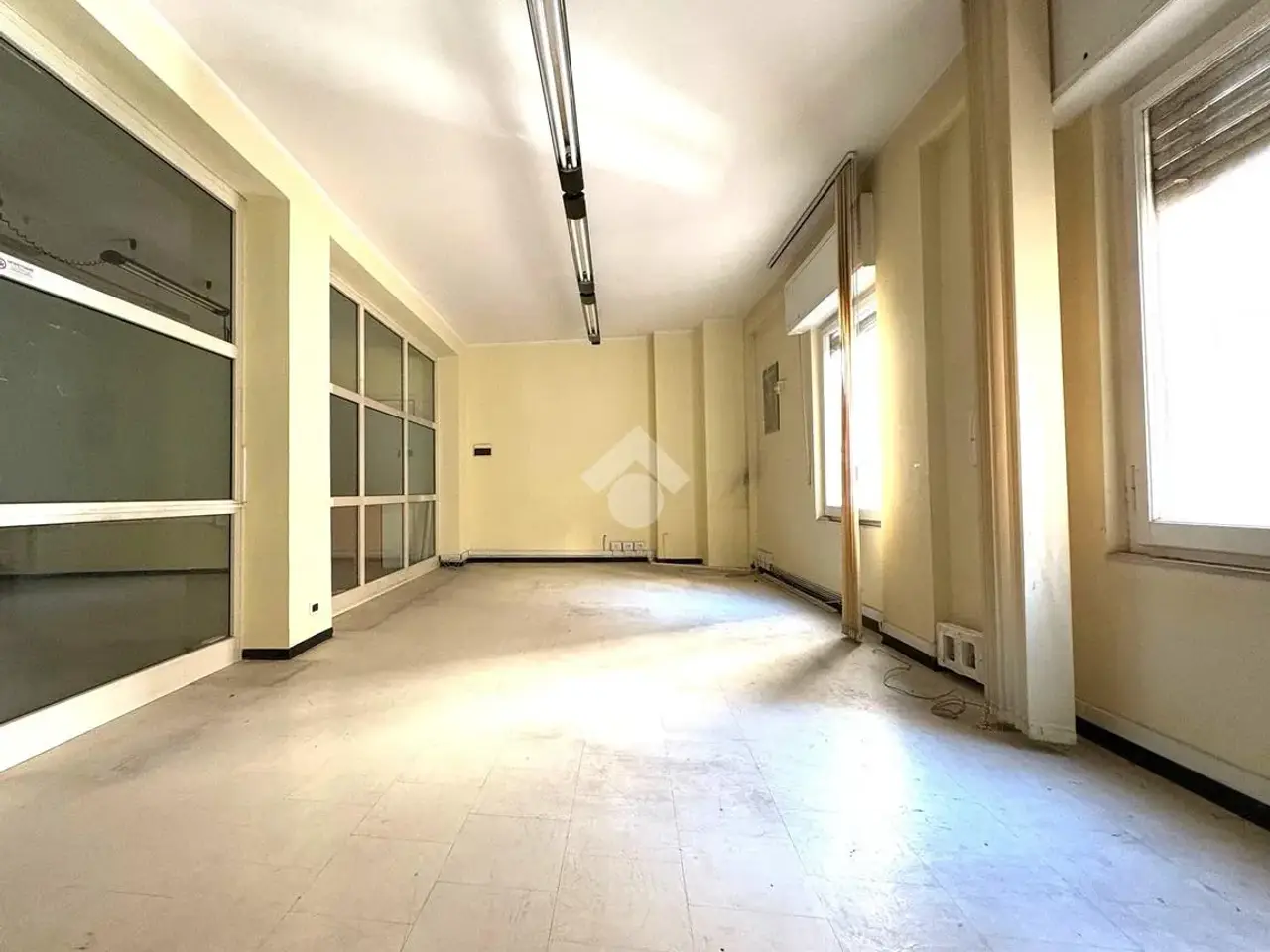 Negozio in Terni Via Martiri della Libertà 11, Terni, {3} - Foto 1