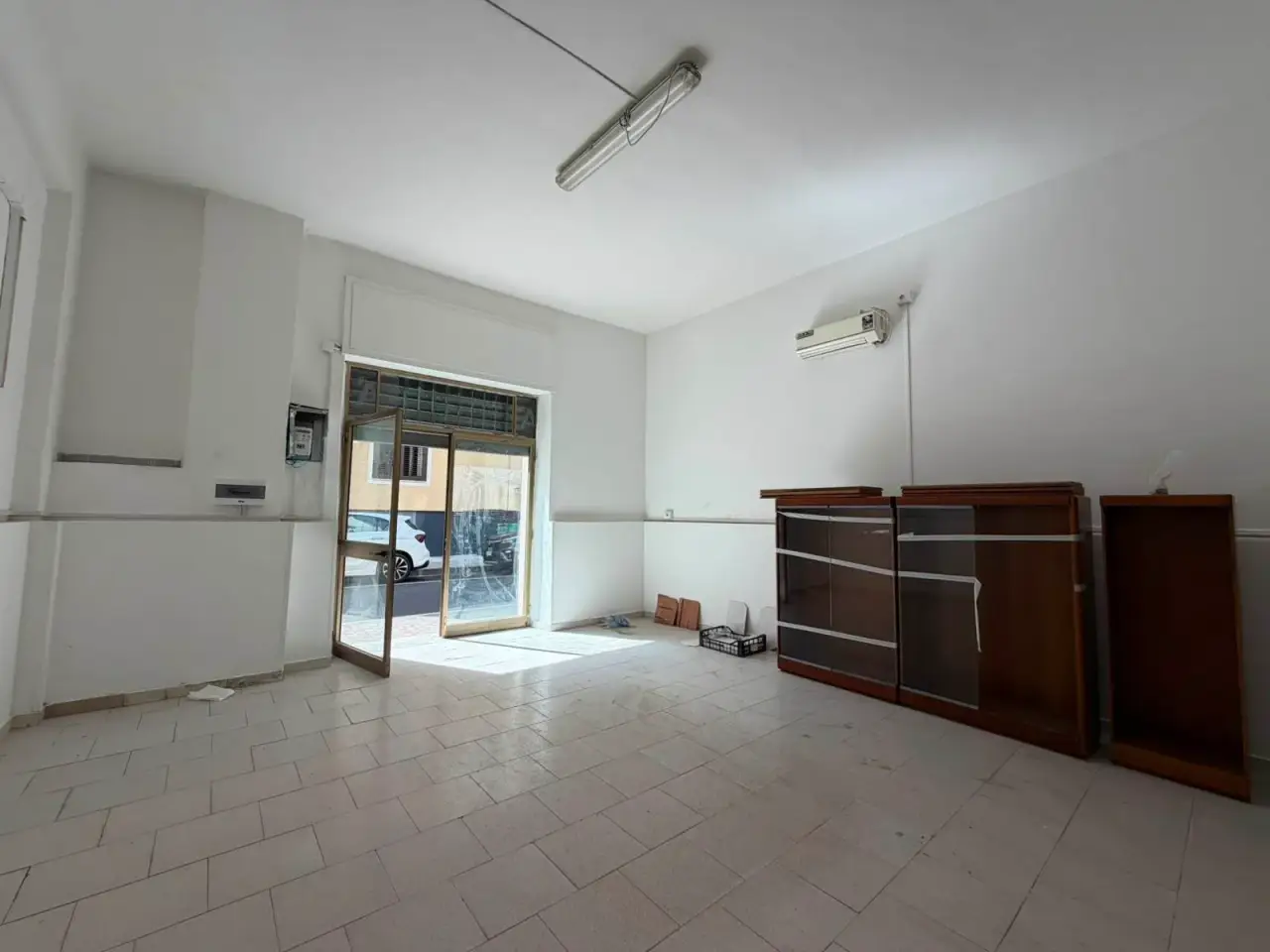 Magazzino in Via Bissolati, Battipaglia, {3} - Foto 1
