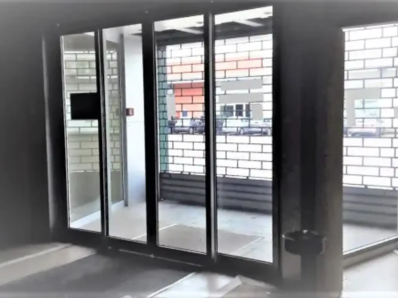 Negozio in Viale Milano, Gallarate, {3} - Foto 2