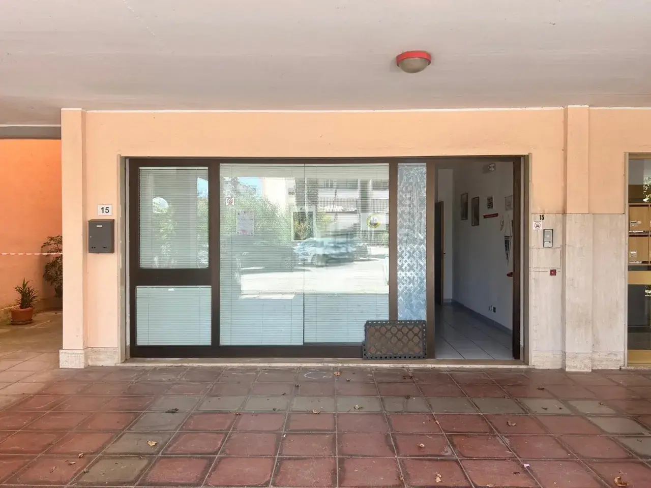 Ufficio in Via Parmenide Sc, Latina, {3} - Foto 2