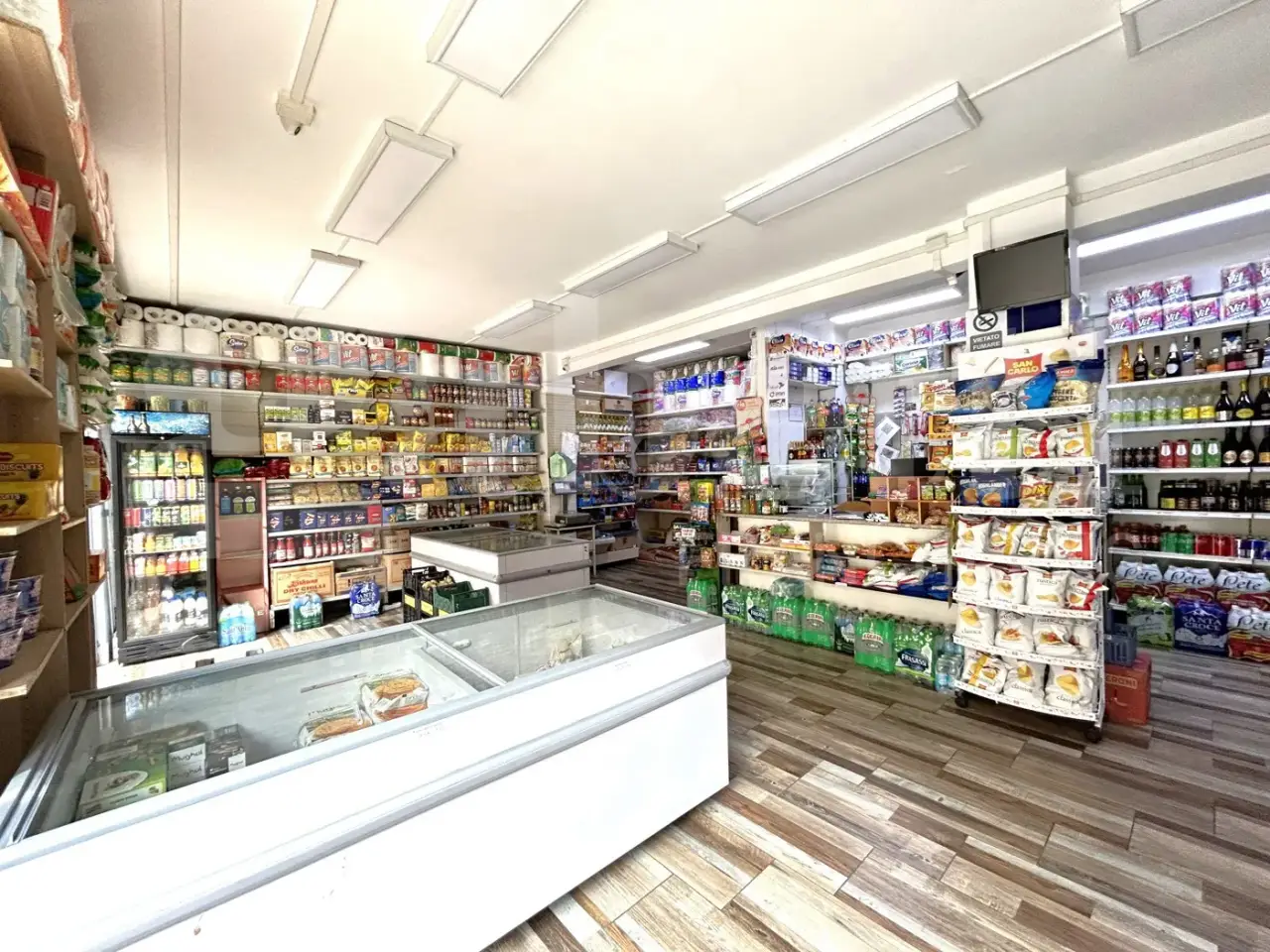 Esercizio commerciale in Via Fonte Buono 13/15, Roma, {3} - Foto 2