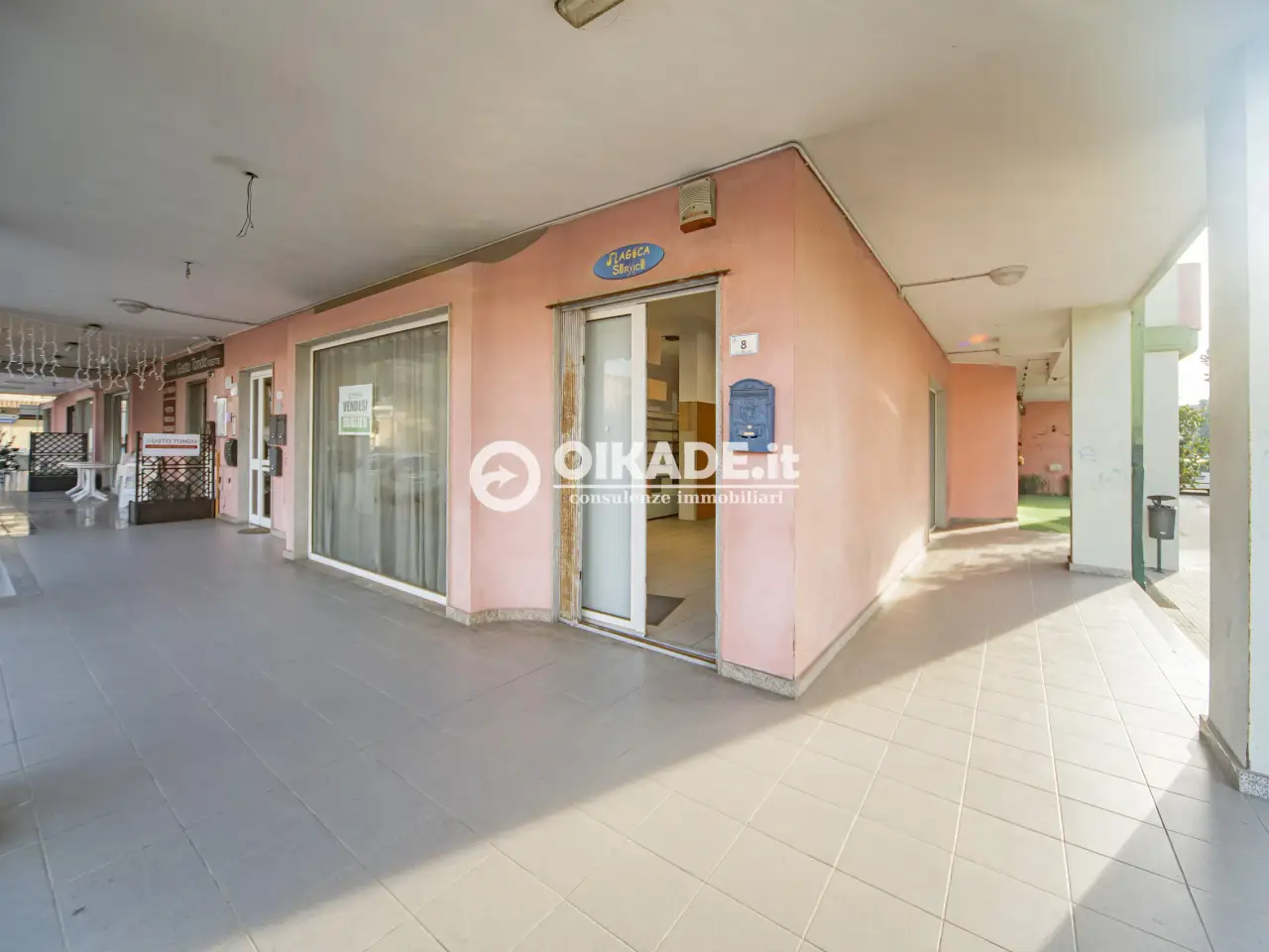 Negozio in Via Bronte 8, Elmas, {3} - Foto 1