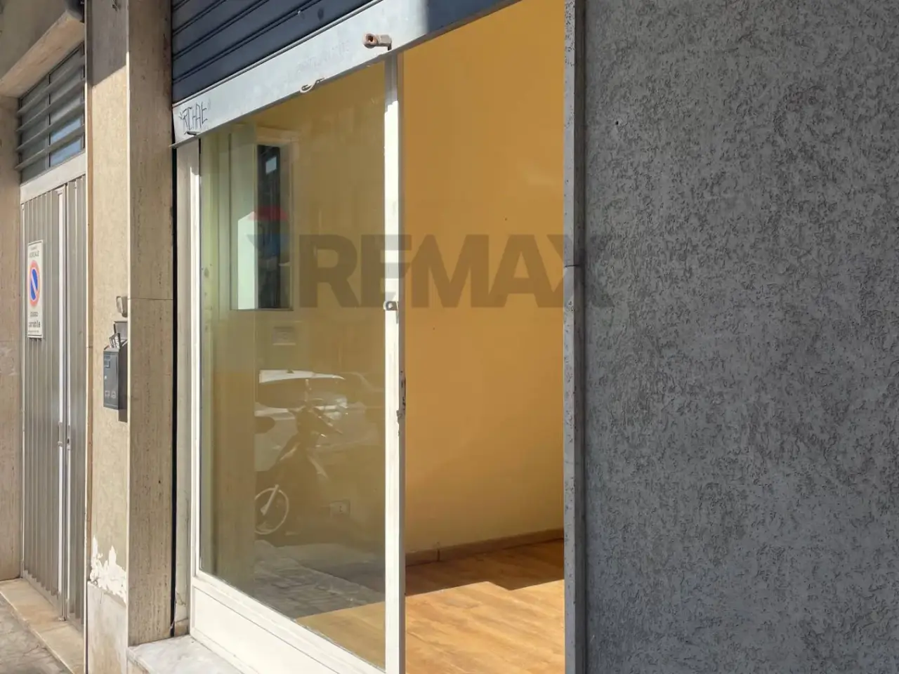 Negozio in Via Piemonte 25/E, Acireale, {3} - Foto 1