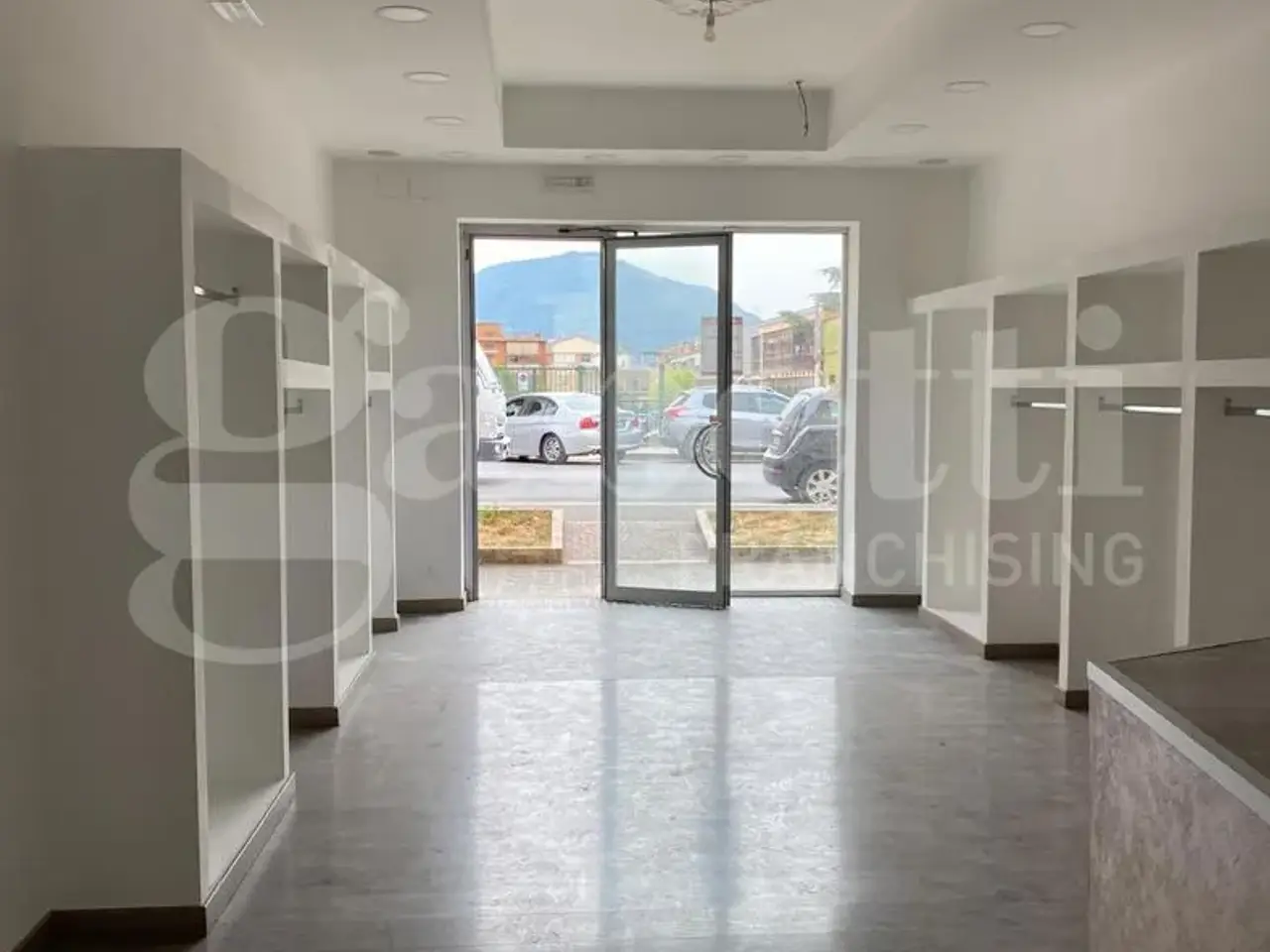 Negozio in Via della Stazione 231, Latina, {3} - Foto 1