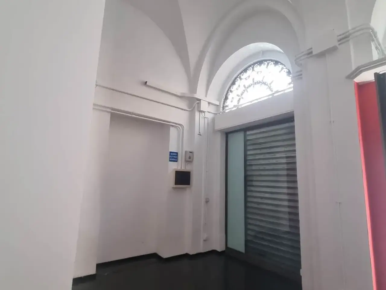 Esercizio commerciale in  Livorno, Livorno, {3} - Foto 1