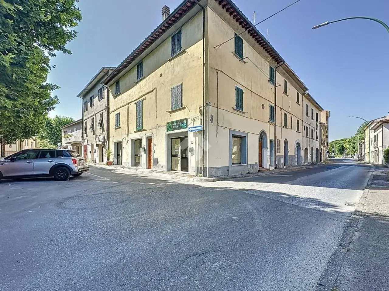 Negozio in Piazza Caduti di Cefalonia E Corfù 1, Ponsacco, {3} - Foto 1