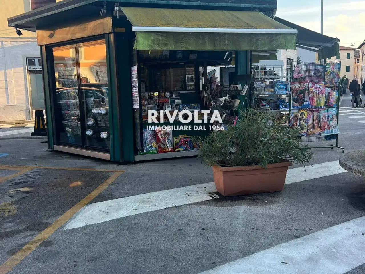 Negozio in Piazza Mario Cortesini, Orbetello, {3} - Foto 1