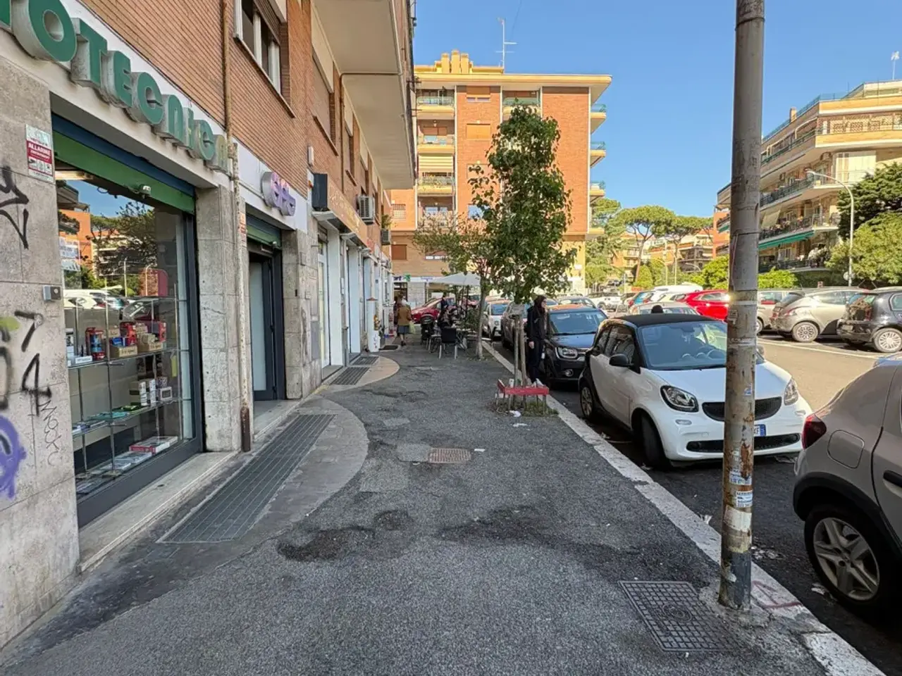 Esercizio commerciale in Via Adolfo Gandiglio, Roma, {3} - Foto 1