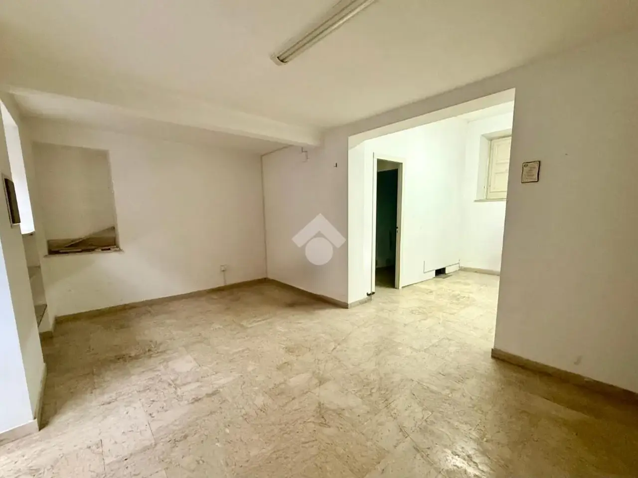Negozio in Via Giuseppe Garibaldi 165, Carini, {3} - Foto 2