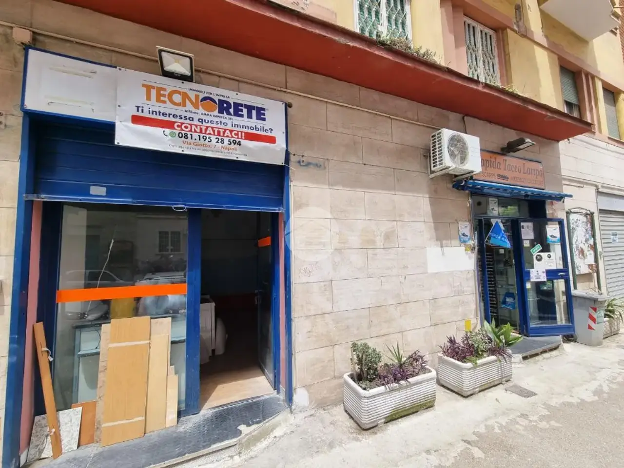 Negozio in Via Antonio Solario 30, Napoli, {3} - Foto 1