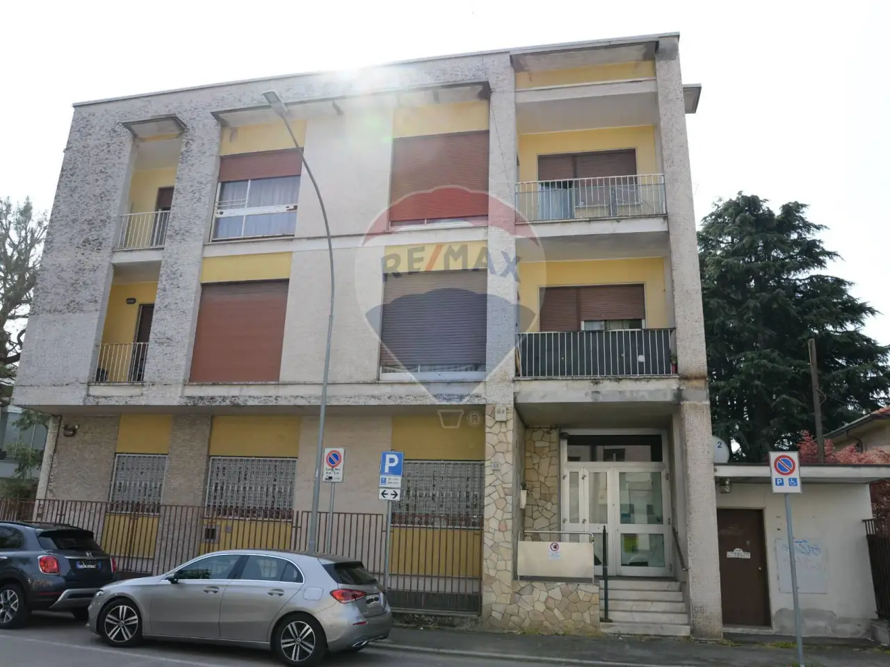 Ufficio in Via Cinque Giornate 55, Cassano Magnago, {3} - Foto 1