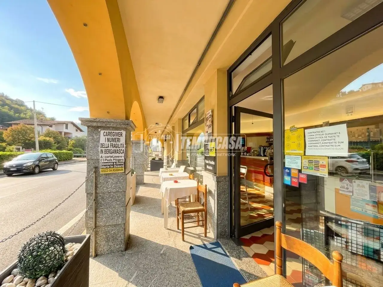 Esercizio commerciale in Via Tremellini, Foresto Sparso, {3} - Foto 1