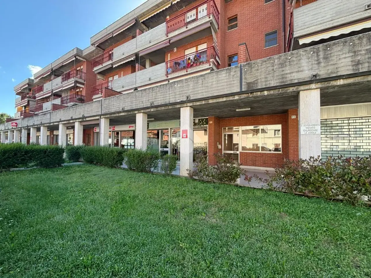 Negozio in Via De Amicis 4, Venaria Reale, {3} - Foto 2