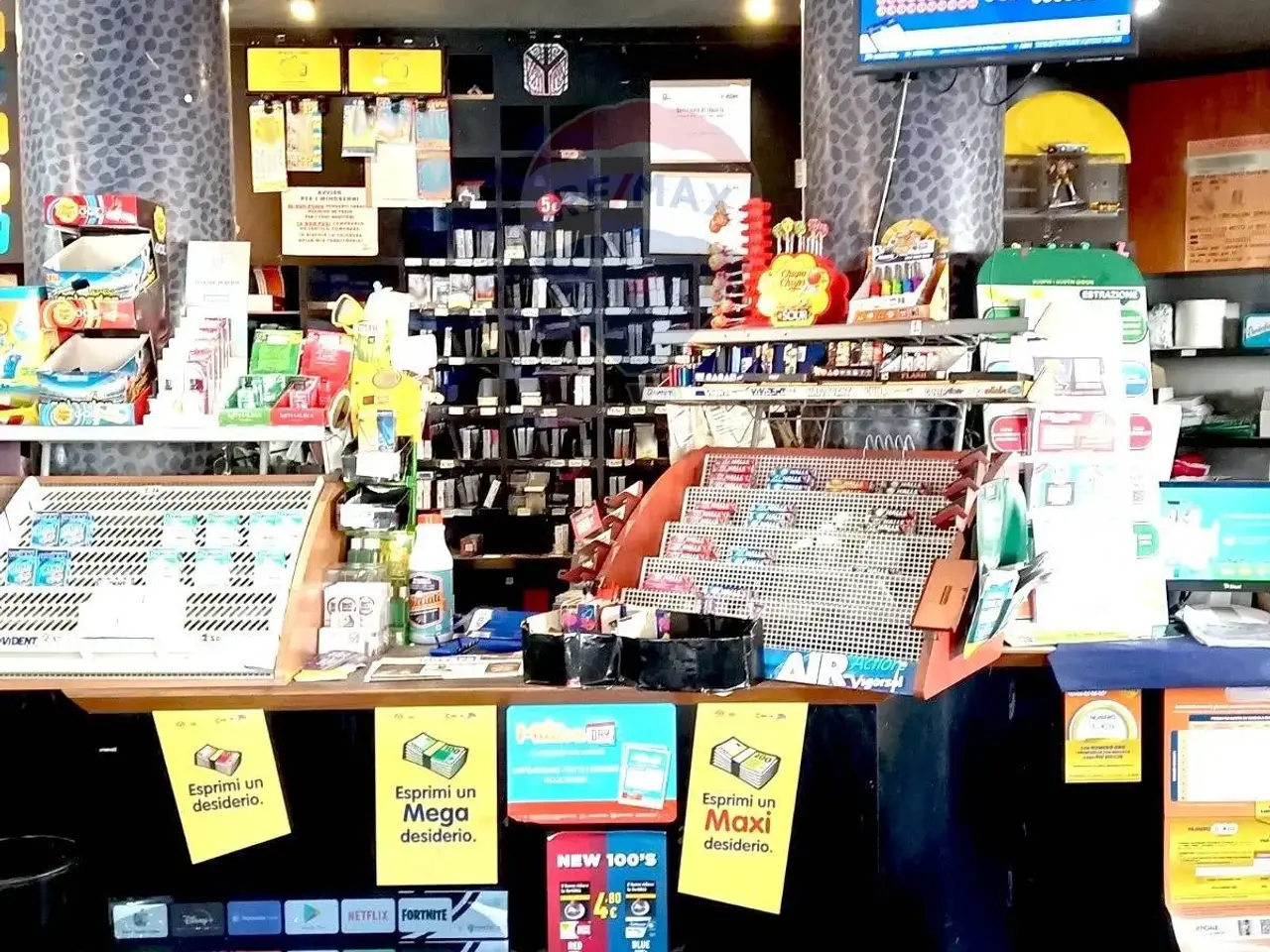 Esercizio commerciale in Viale Buonarroti 8/B, Novara, {3} - Foto 1